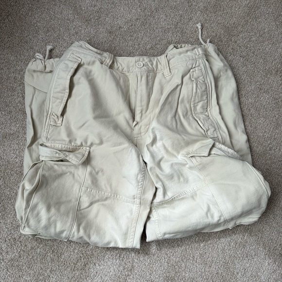 Aritzia supply cargo pants in gd birch - Picture 3 of 4